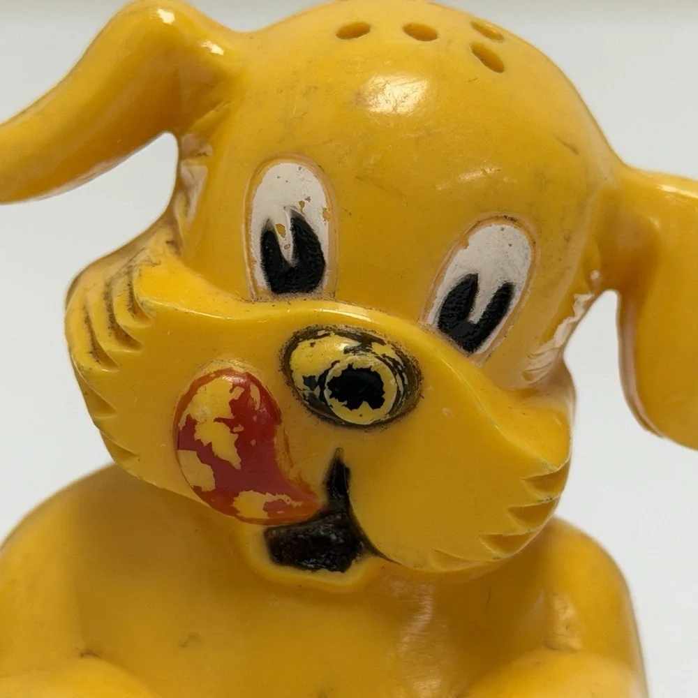 Vintage 1950s Plastic F&F Mold & Die Works Cat & Dog Salt & Pepper Shakers USA